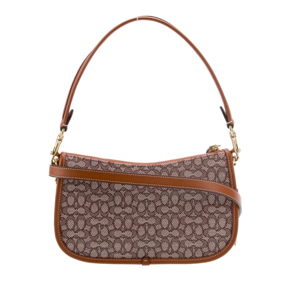 Coach Swinger - Picture 3 of 9